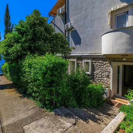 Appartement Beachfront Selce