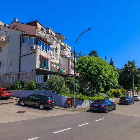 Beachfront Apartmán Selce